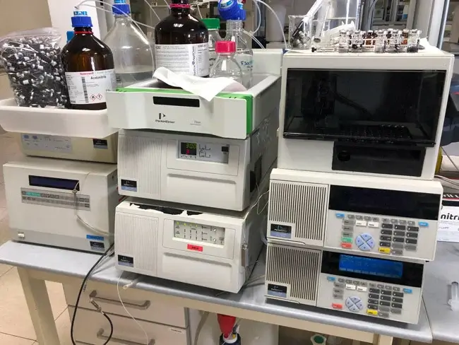 FOTO-HPLC