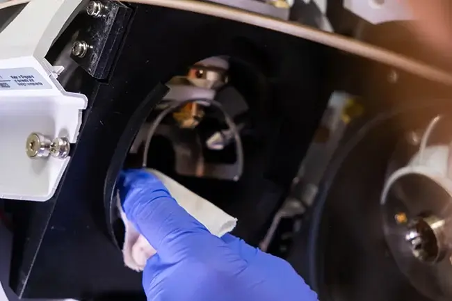 limpieza-Equipamiento-laboratorio